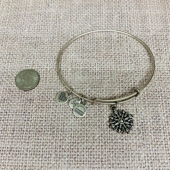 Alex and Ani Compass Rose Bracelet - Picture 1 of 2